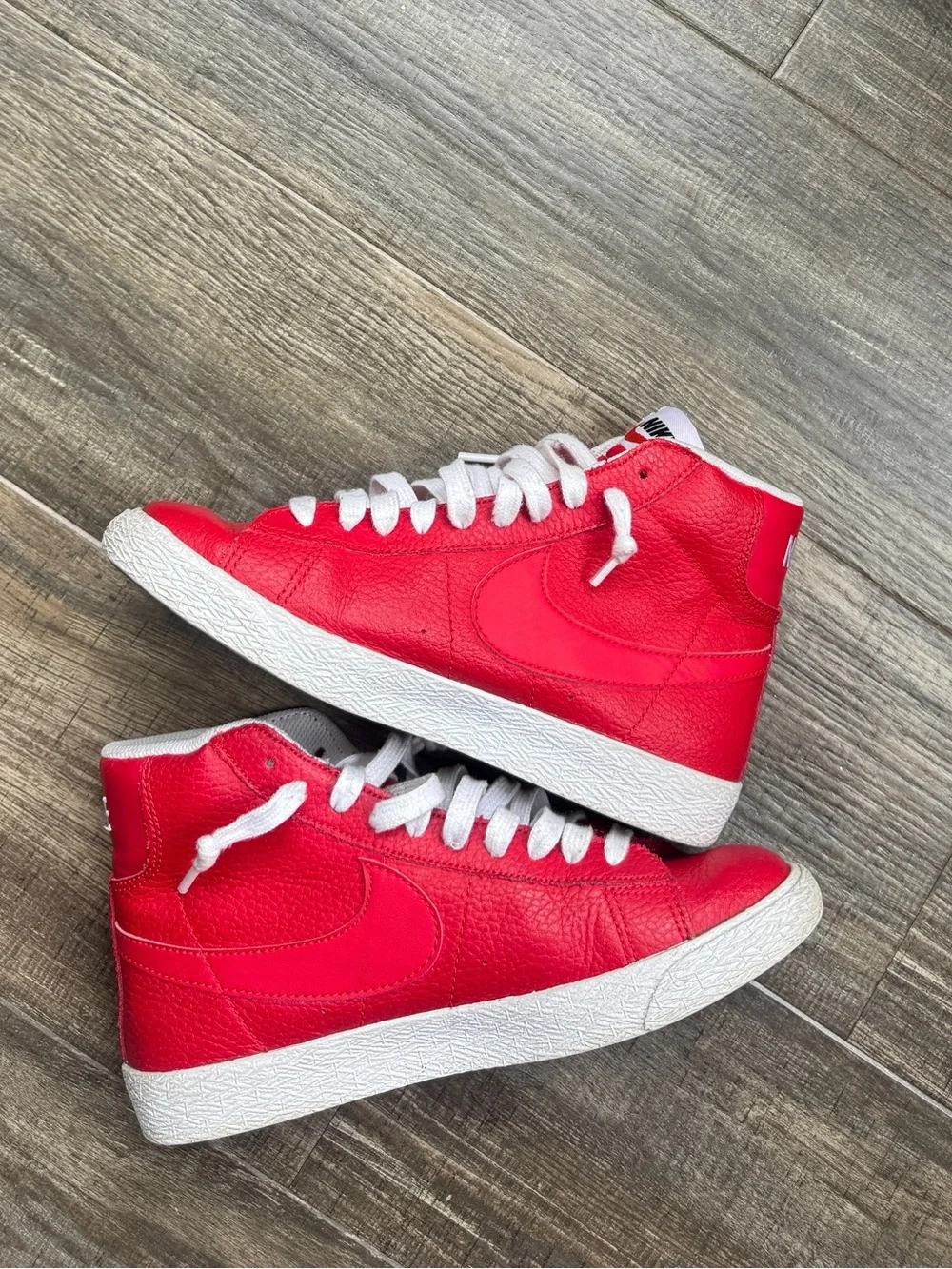 Nike Blazer Mid '77 red trainers. Size US 5.5 women’s #sneakers #lifestyle